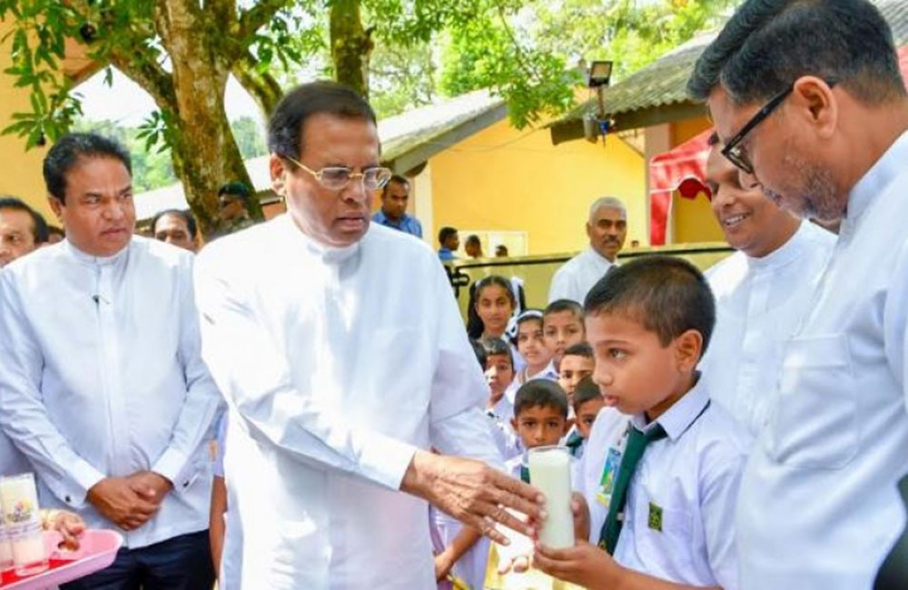 සිරිසේනගේ දියර කිරි : ළමයි 28ක් රෝහලේ !