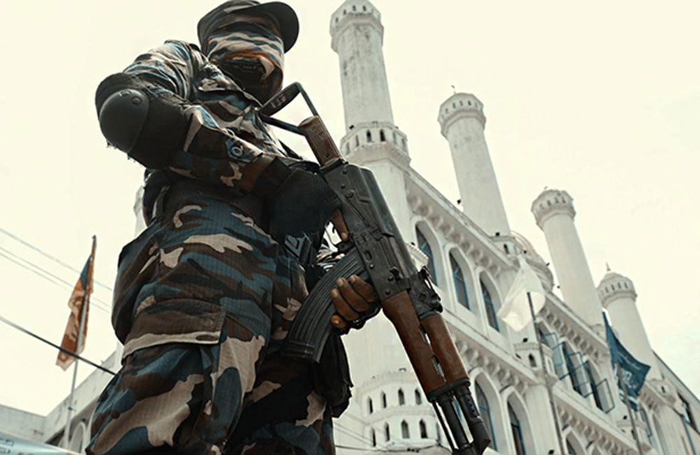 පාස්කු ප්‍රහාරය : අත්අඩංගුවට ගනුලැබූ සැකකරුවන් ගැන පරස්පර ගණන් හිලව් !