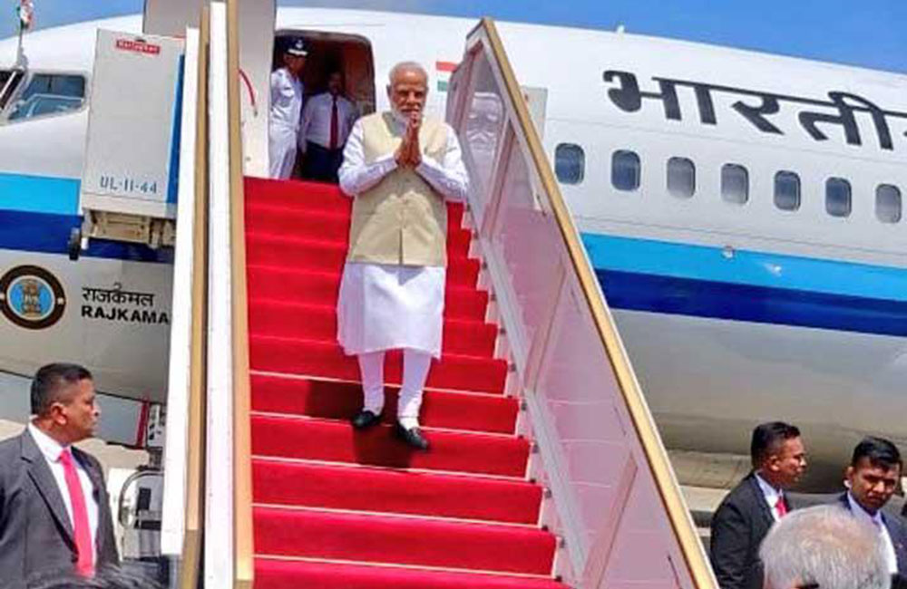 නරේන්ද්‍ර මෝදි  එයි : රනිල් පිළිගන්න යයි !