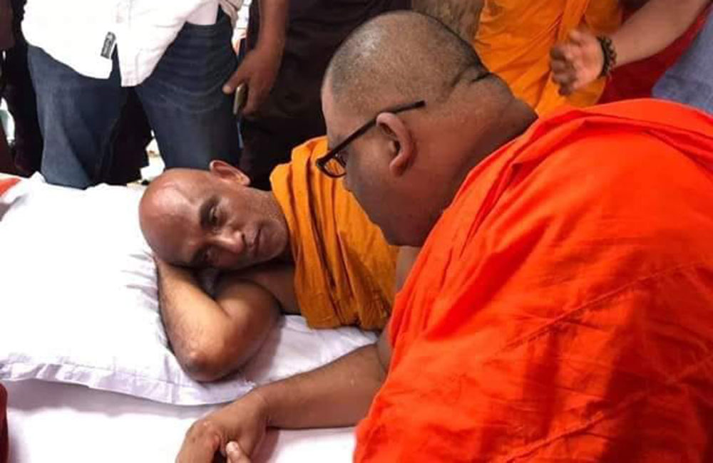 ඥානසාර හිමි හෙට (03) මොන අඩව්වක් අල්ලයිද ? : මාධ්‍ය - සමාජ මාධ්‍ය පුවත් මැවෙයි !