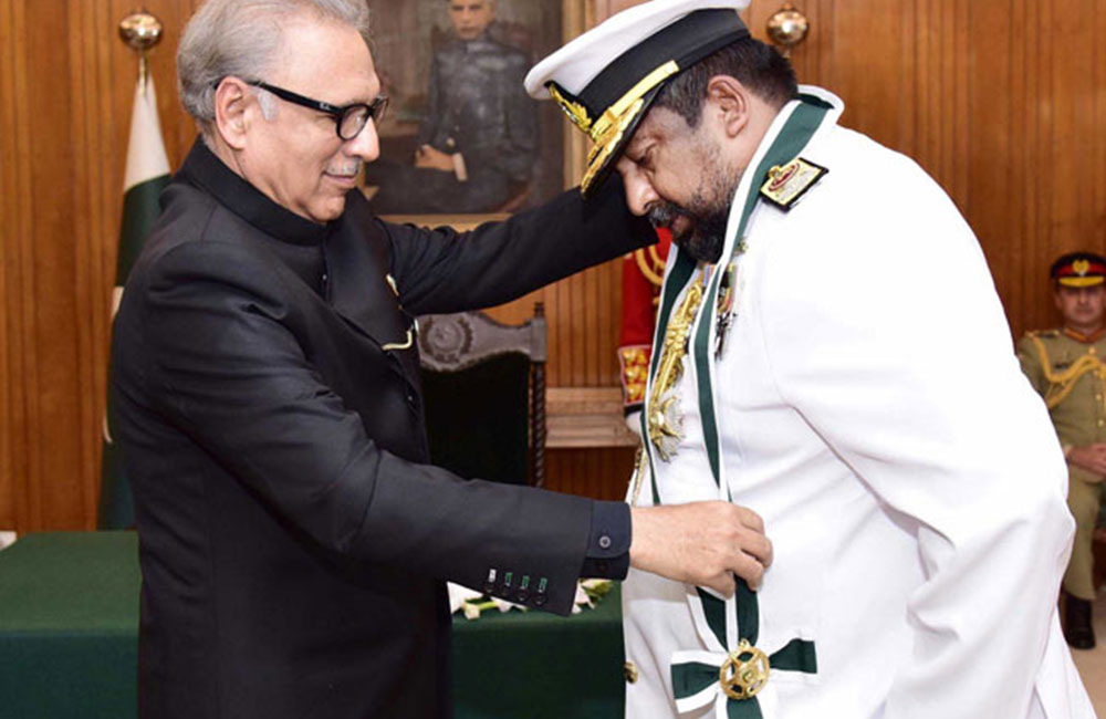 ආරක්‍ෂක මාණ්ඩලික ප්‍රධානී හට පාකිස්ථානු රජයෙන් ගෞරවාන්විත පදක්කමක්