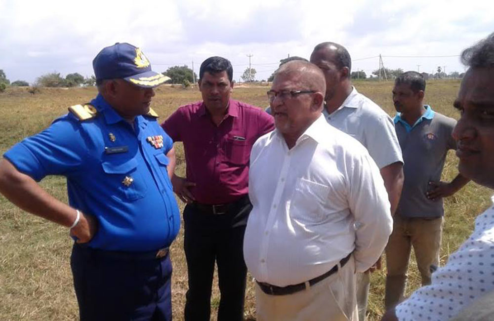 වැලි ජාවාරම්කරුවන් සහ නාවුක හමුදාව අතර උණුසුම් තත්ත්වයක් !