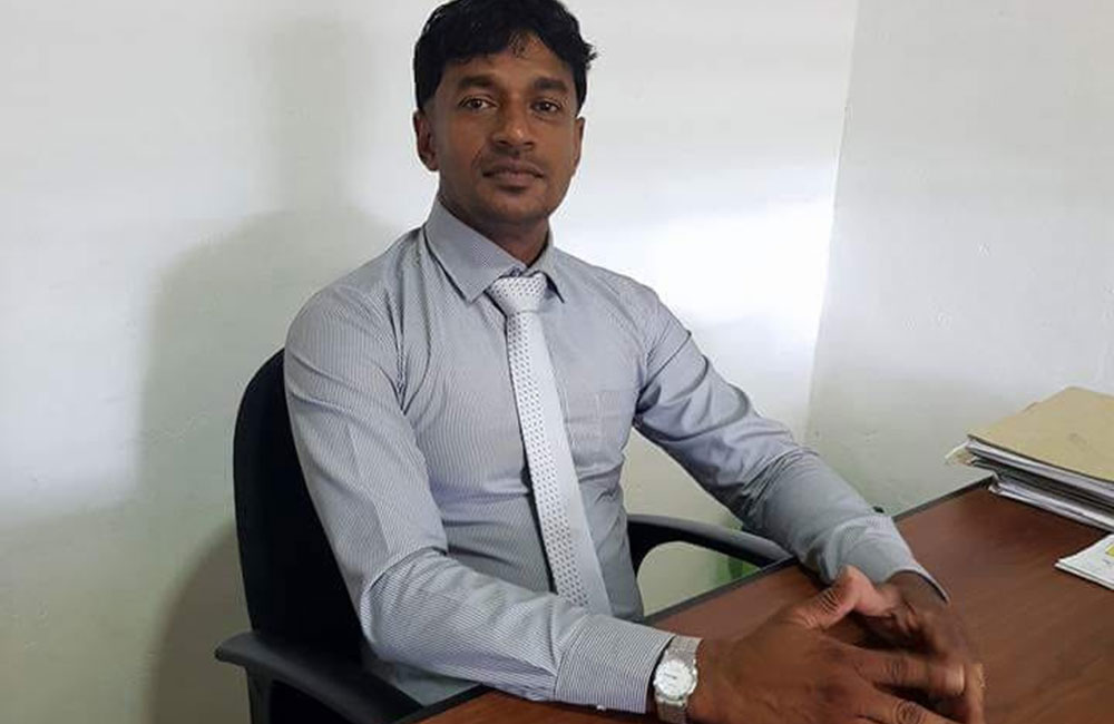 බෙලිඅත්ත විපක්ෂ නායකට වෙඩි තියලා !