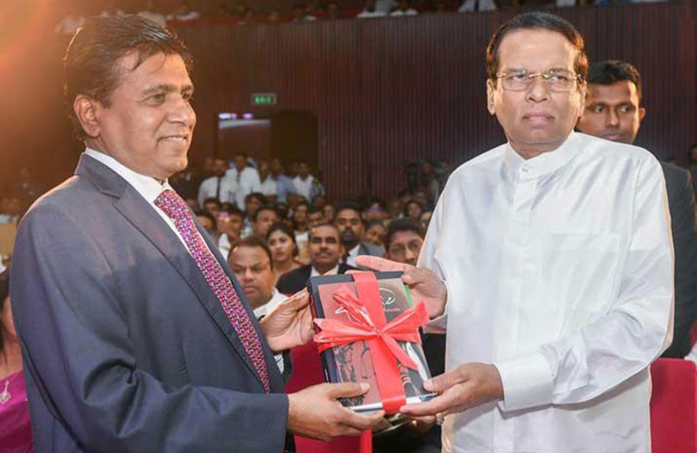 කෙටි කලකින් රට නොසිතූ අගාධයකට : විජේදාසගේ උත්සවයේදී ජනාධිපති අනතුරු හඟවයි !