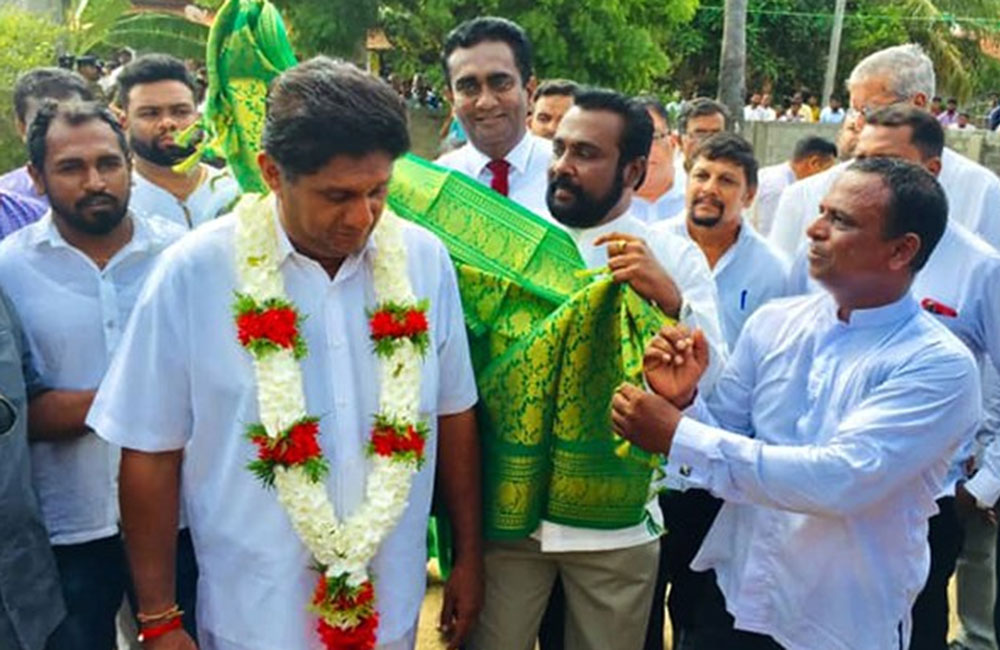 විවෘත කිරීම් කිහිපයකට සජිත් පුත්තලමට : හෙක්ටර් අප්පුහාමීගේ ආරාධනයක් !