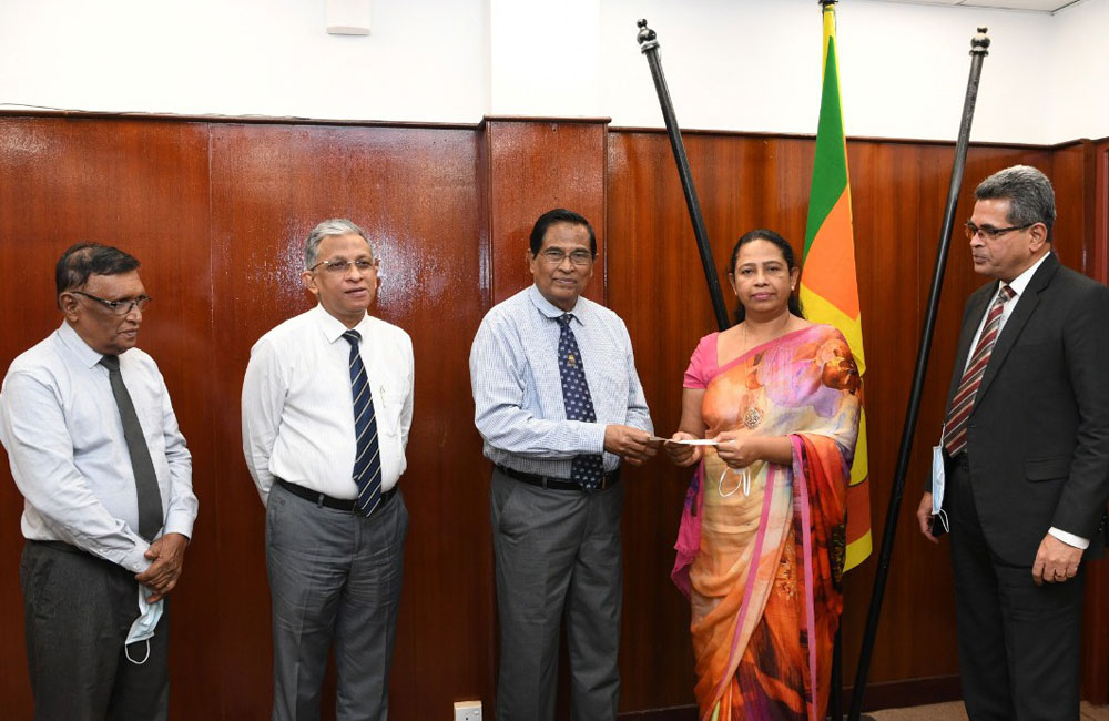 සෞඛ්‍ය අමාත්‍යාංශයට P.C.R. යන්ත්‍රයක් ගැනීමට පෞද්ගලික ධන පරිත්‍යාගයක්