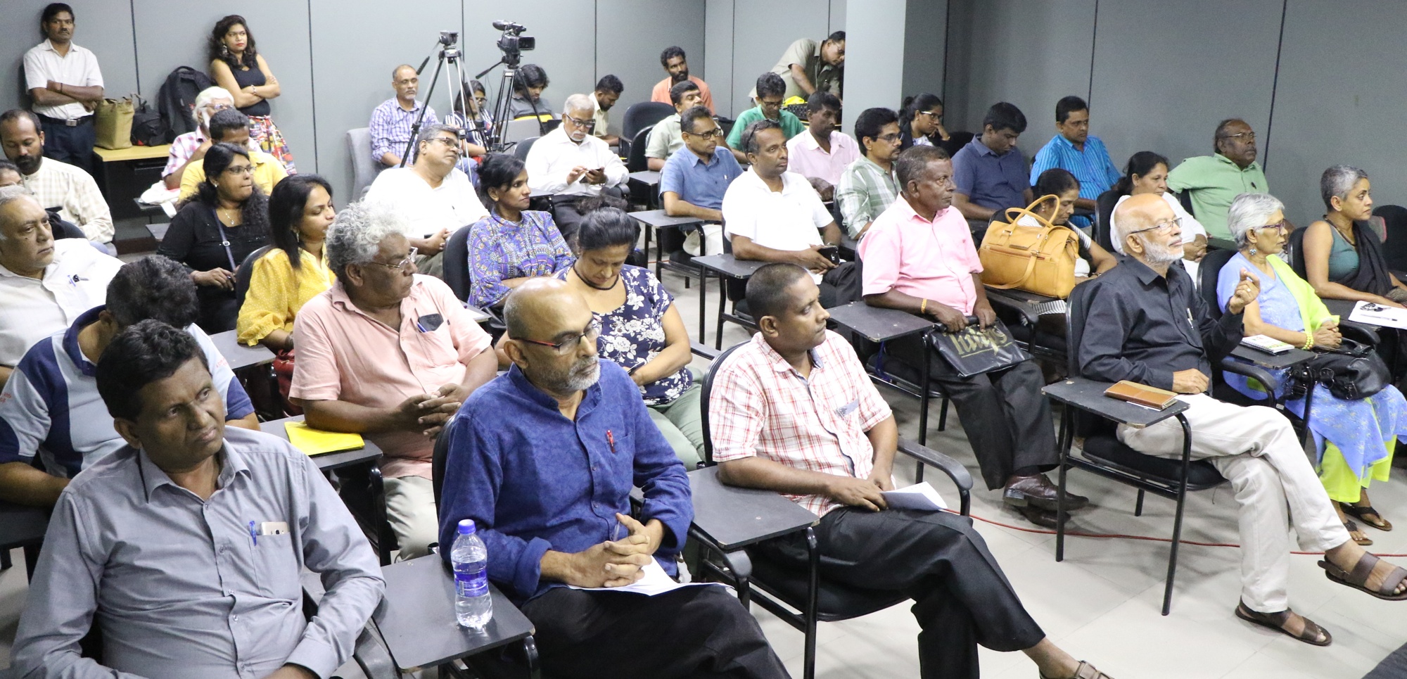 1 සහභාගිකයන් ගෙන් කොටසක්