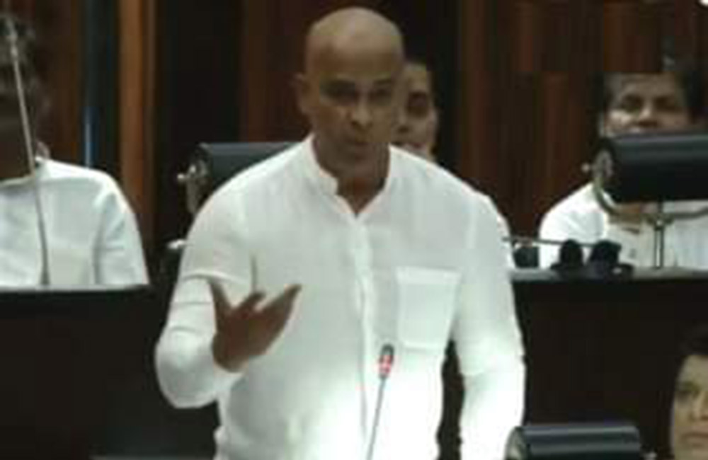 හිටපු ජනාධිපතිවරුන් දෙදෙනෙකුගේ හඬපට : රන්ජන් පාර්ලිමේන්තුවට දීලා !