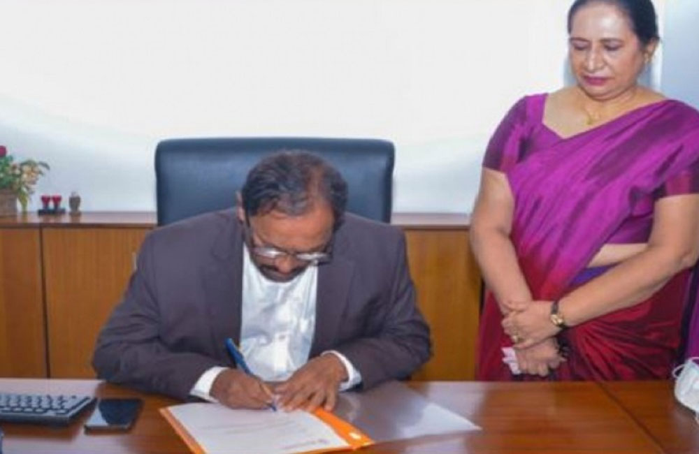 රජයේ ප්‍රවෘත්ති අධ්‍යක්ෂ  ලෙස මොහාන් සමරනායක වැඩ අරඹයි