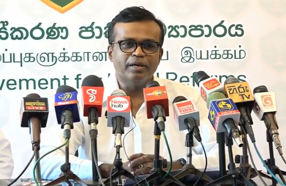 43 සේනාංකයේ නීතිඥයන් අලුත් වැඩකට අත ගසයි !