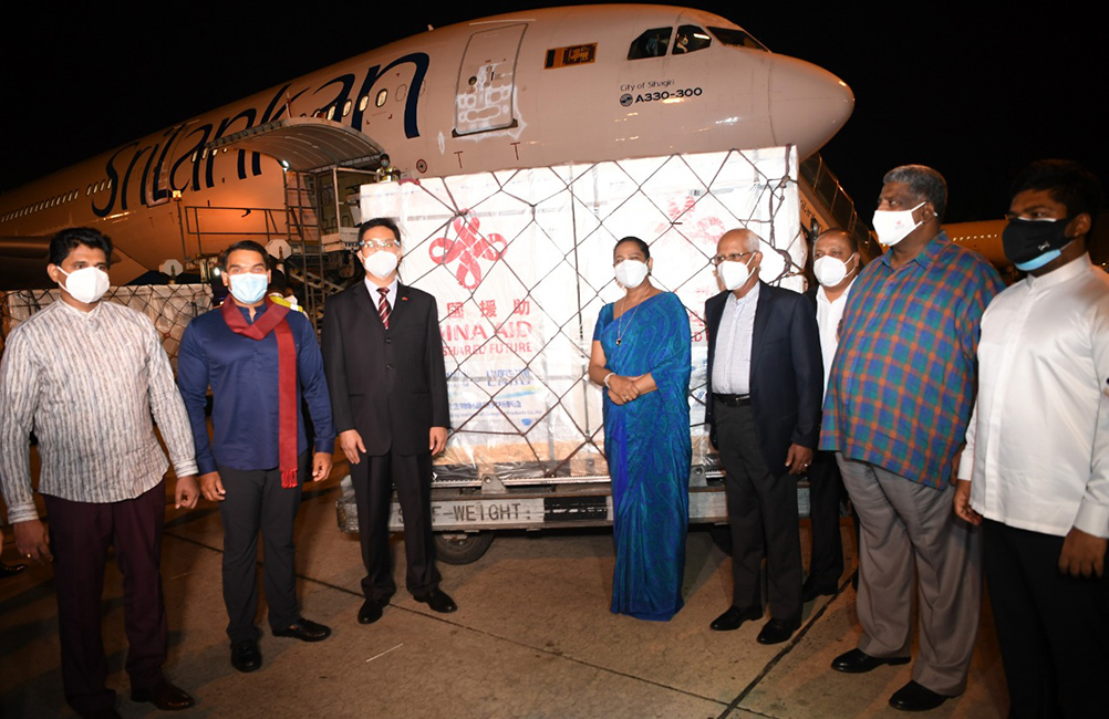 සයිනොෆාම් එන්නත් මාත්‍රා ලක්ෂ 5 ක් ඇවිත් !