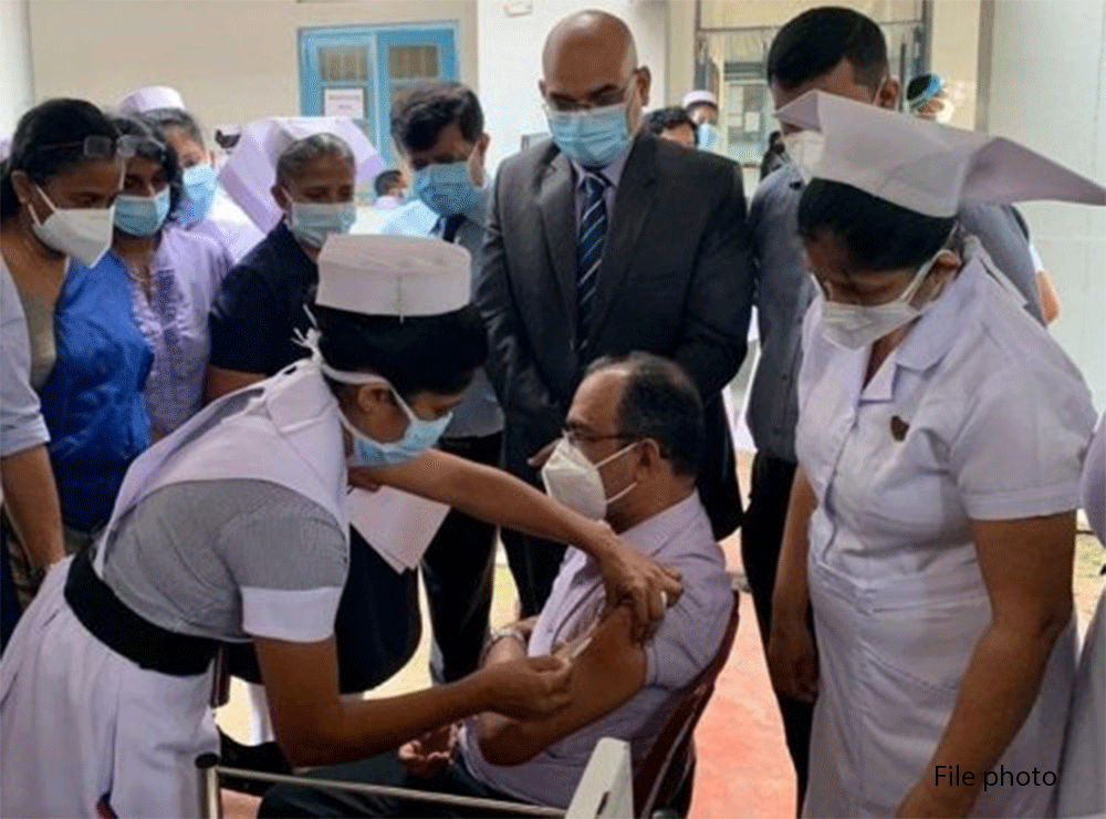 එන්නත විශේෂ වරප්‍රසාදයක් කරලා : සෞඛ්‍ය කාර්‍ය මණ්ඩල බෙදීමක් ඇති කරලා !