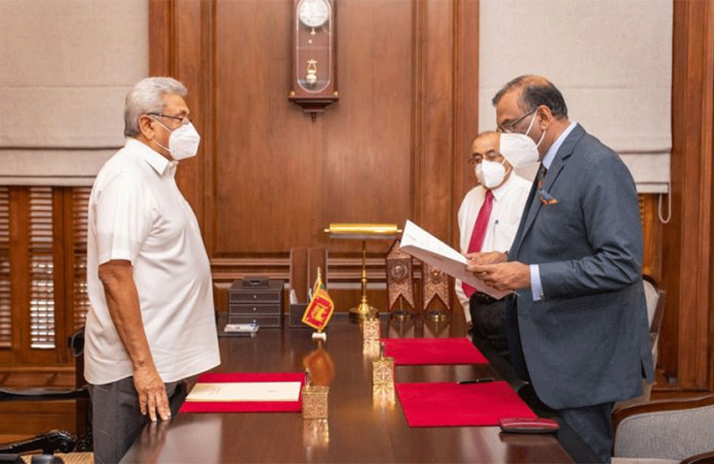 නව නීතිපති දිවුරුම් දෙයි !