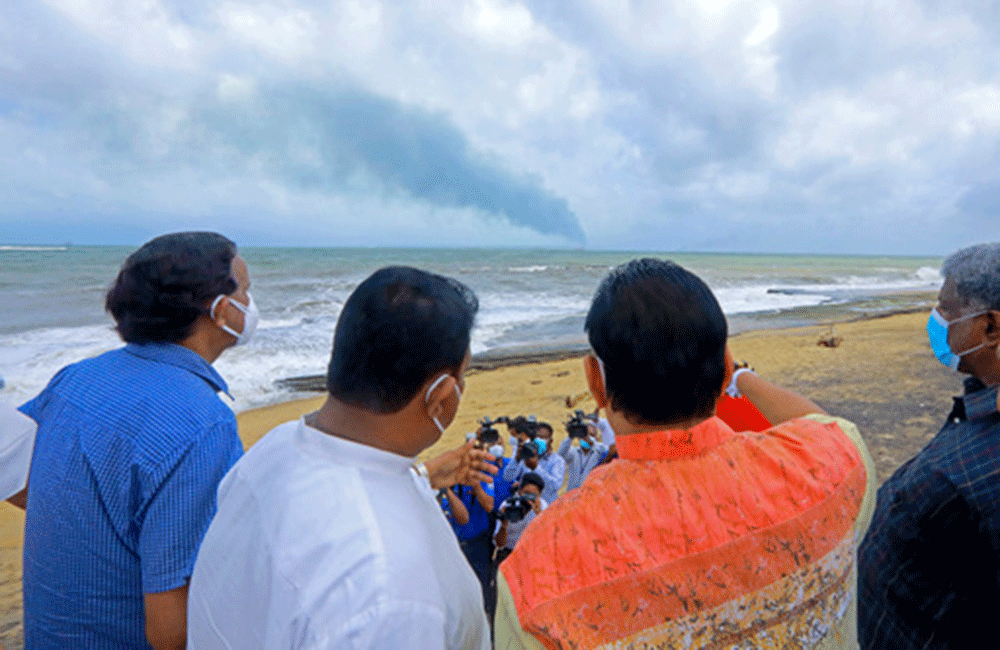 පර්ල් ගින්නේ සමුද්‍රීය දූෂණය අවම කරමින් දෛනික ධීවරයන්ටත් සහන දෙන්නැයි අගමැතිගෙන් උපදෙස්