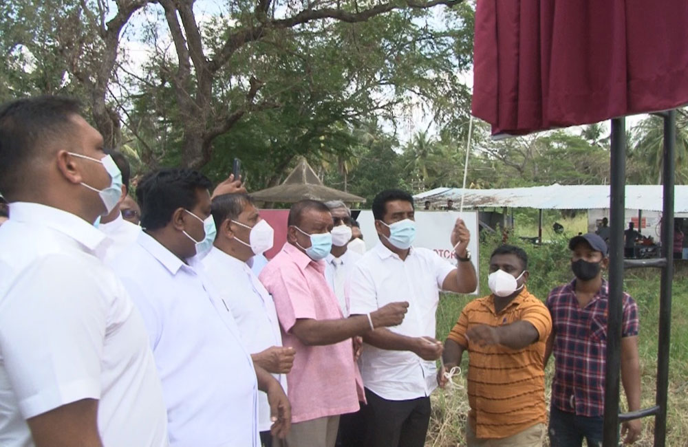 ඇමති ජොනී අනුරාධපුර දිස්ත්‍රික්කයේ මාර්ග රැසක වැඩ අරඹයි !