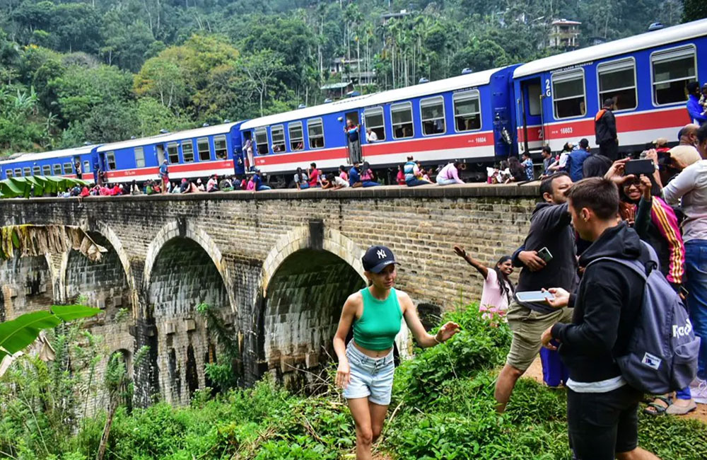 අගෝස්තු මාසයේ සිට ඇල්ලට නව සුඛෝපභෝගී දුම්රියක්