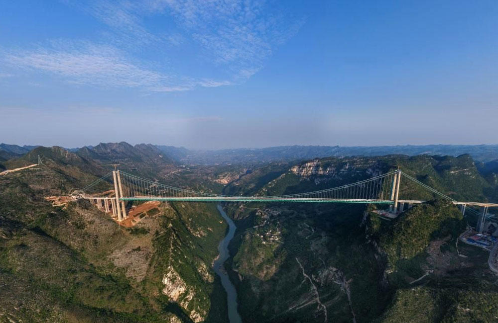 ලොව උසම පාලම ගමනාගමනය සඳහා විවෘත කෙරේ