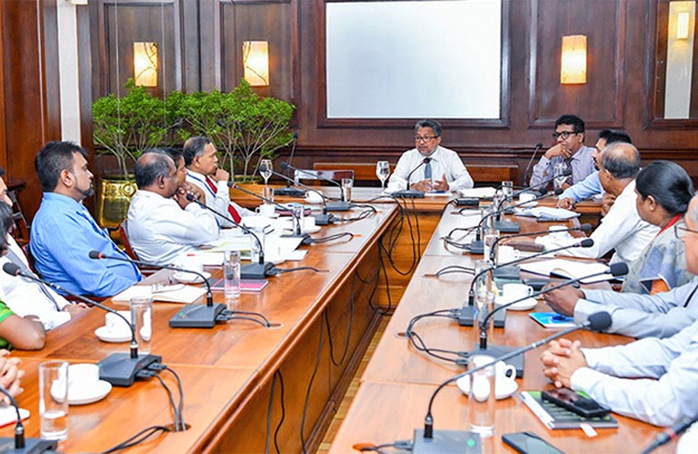 “ක්ලීන් ශ්‍රී ලංකා” සමග අක්කර දහසක වන වගාවක්