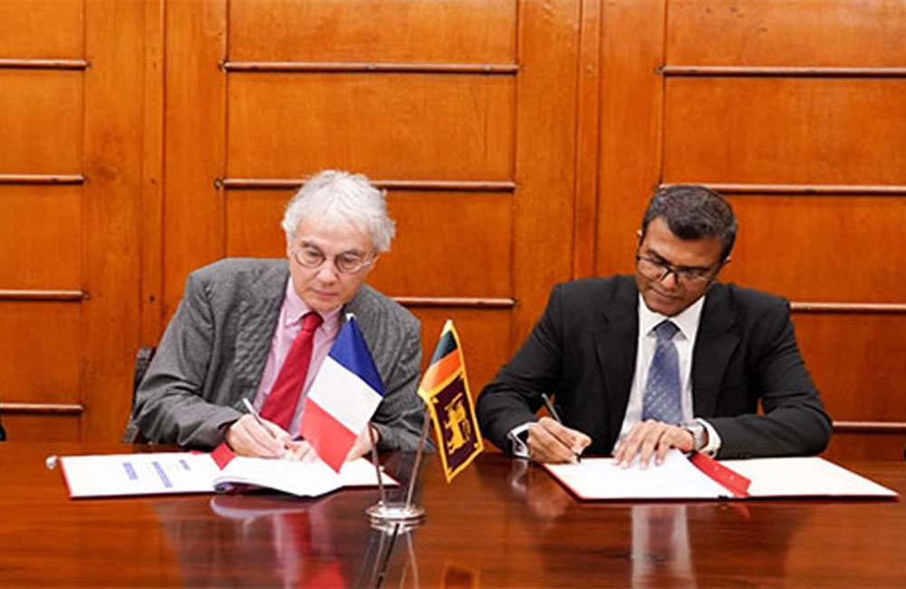 ප්‍රංශය සහ ශ්‍රී ලංකාව අතර ණය ප්‍රතිව්‍යුහගත කිරීම අත්සන් කරයි