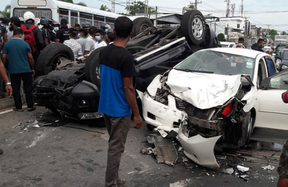 මහමග අනතුරු වලින් වසරකට 2500ක් එලොව යති