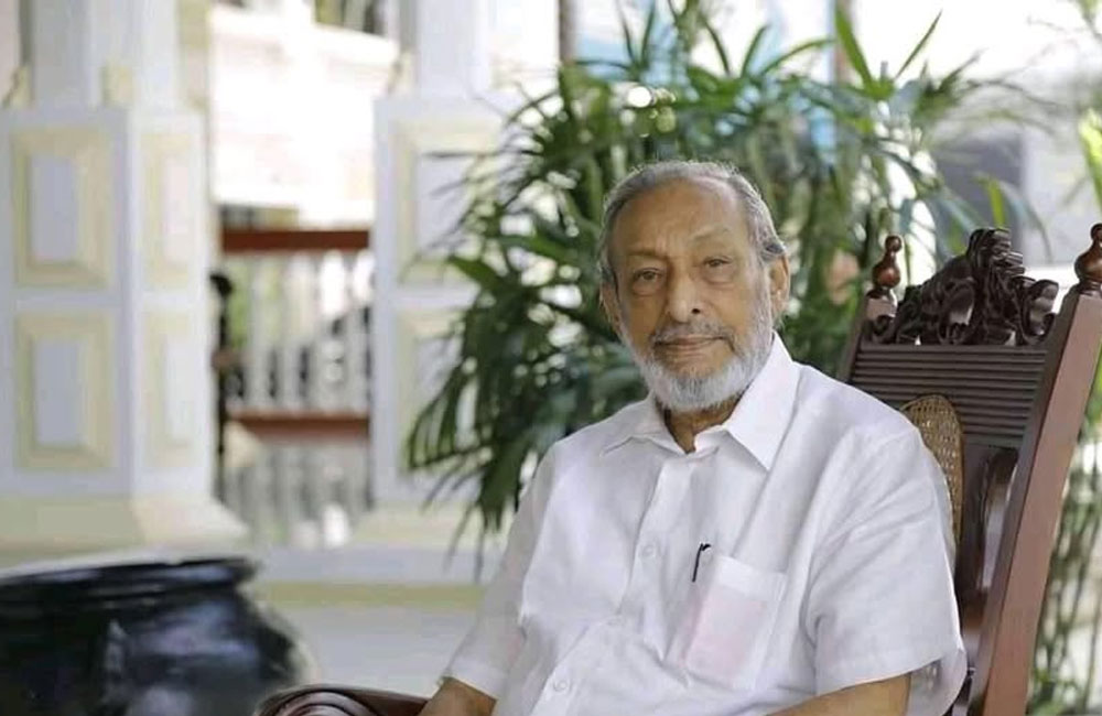 වාසුදේව නානායක්කාර ජිවතුන් අතරද ?