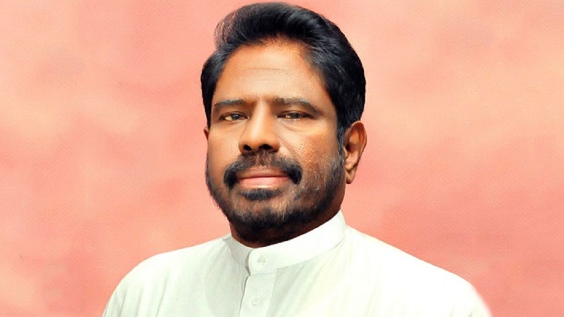 විජිතමුණි සොයිසා ඇතුළු  ශ්‍රීලනිප මන්ත්‍රී 4ක් : එක්සත් ජාතික පෙරමුණු ආණ්ඩුවට එක්වෙයි !